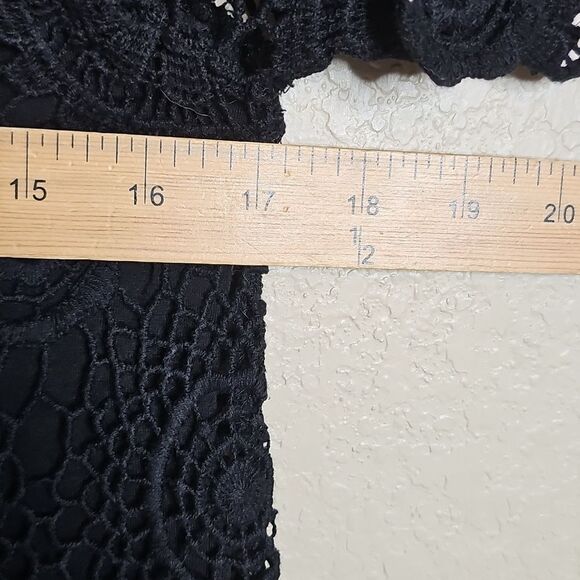 Nightcap By Carisa Rene Black Crochet Lace Blouse Small - Picture 9 of 9